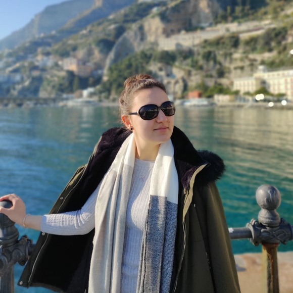 Meet your Posher, Airyn - Picture 2 of 3